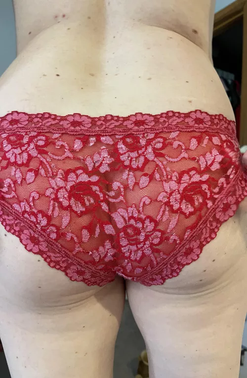 I know its not Valentines, but I love red by CougarMarie