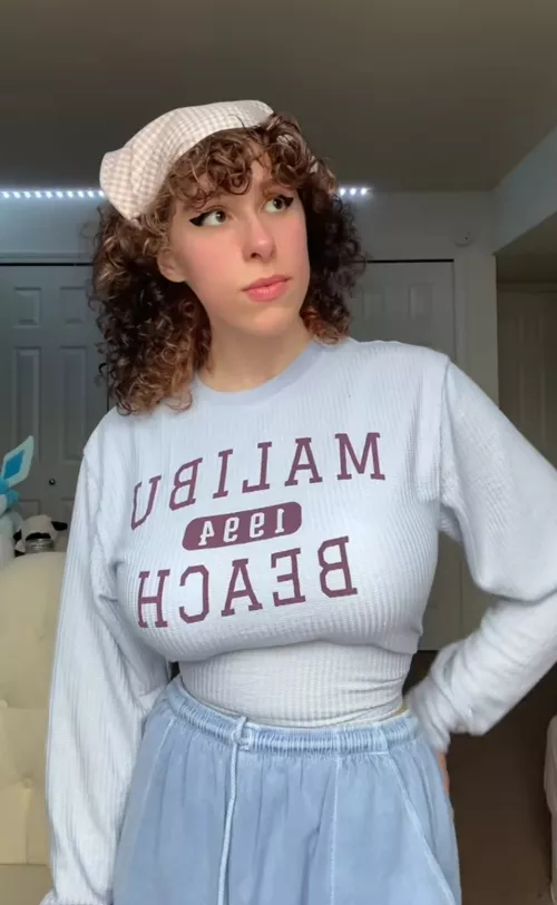 Insanely attractive body by BustyWomenAreBetter