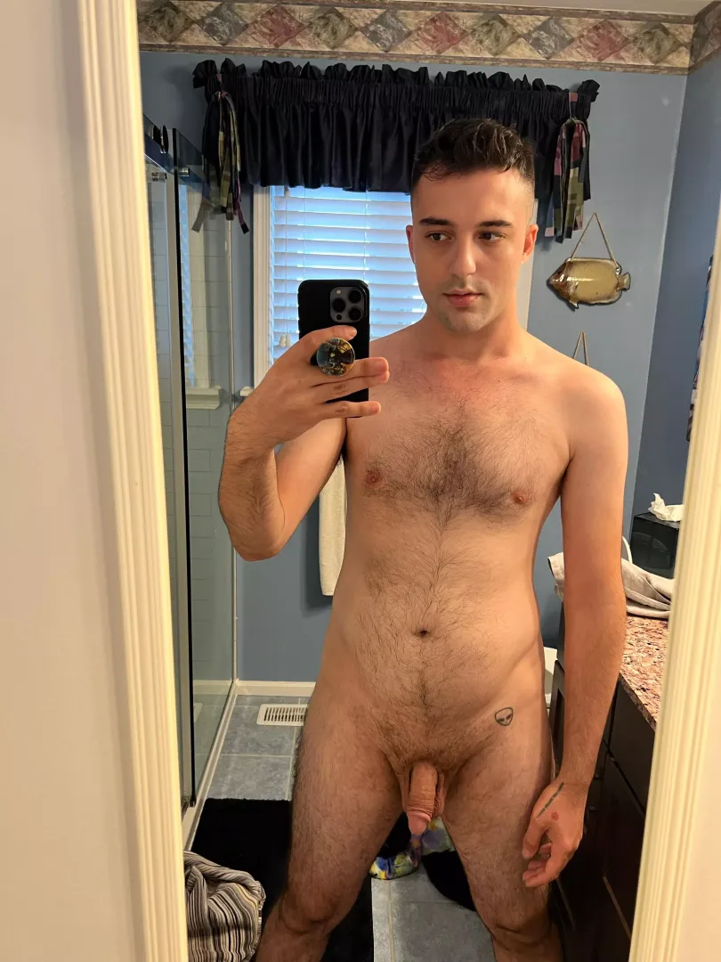 M, 26, 170 lbs, 5 ,11 / love this pic, hope you do too posted by WalrusMinimum3248
