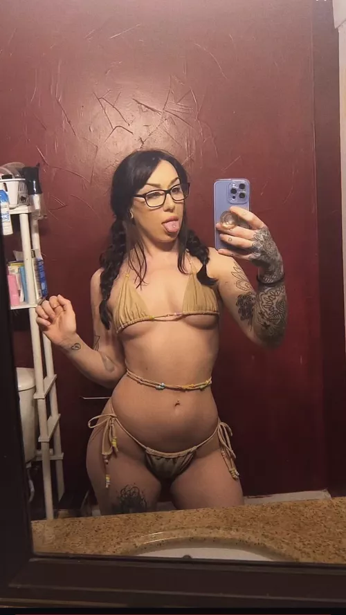 Mondays suck, hope this will make yours better ;) by naznotnice