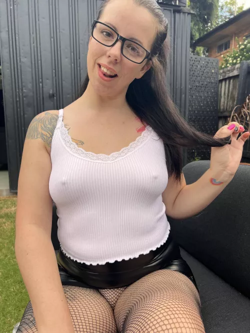 My neighbor is having a frat party, should this Mom's ass crash? by xd_prox