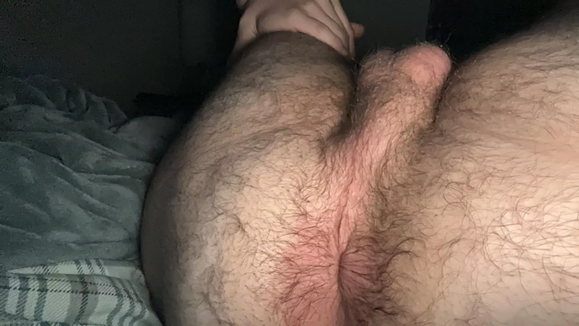 need someone to bury their face in my hole posted by OkCockroach17
