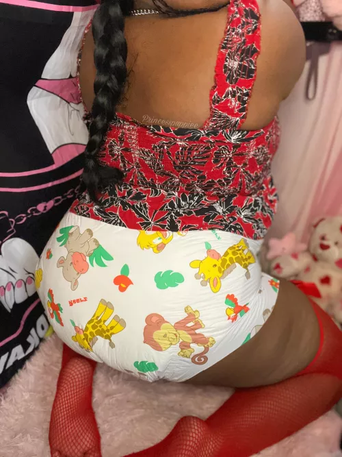 Padded girls are the best girls🤭💕 pamp pats please!! by Princesspuppiee