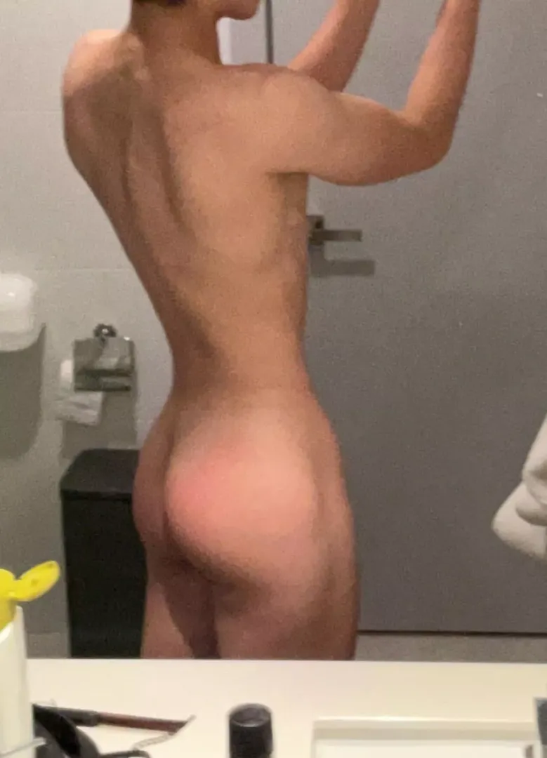 picture taken after some straight guys spanked me (a lot lol) in a pool party posted by imaskinnyboi