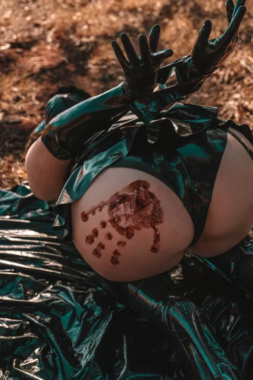 Playing with chocolate sauce and a latex [F] Easter Bunny 🐰 by aussubby