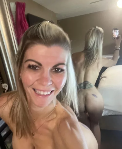 So hard to get your ass and a smile in one selfie! by fitnesswife1983
