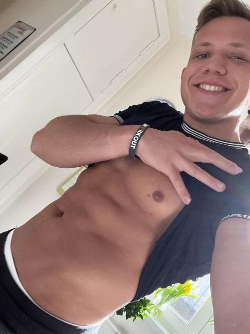 Spreading good vibes🔥🥰 by Henry3182