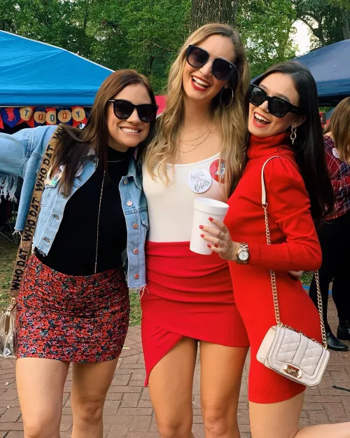 Sunglasses by whitetoweltw