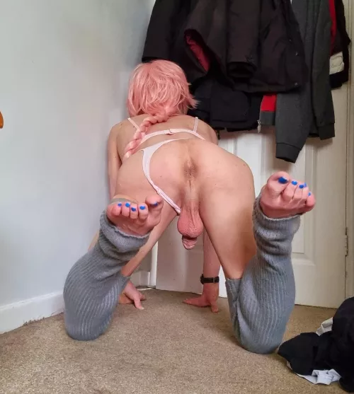 U like my toes in blue? 💙 by amyo22