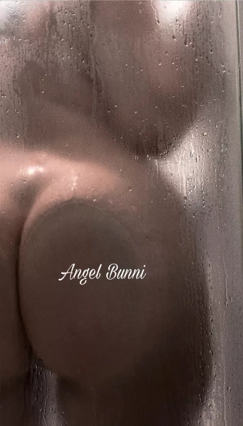 Ass on the glass 🍑 by thesluttybunni