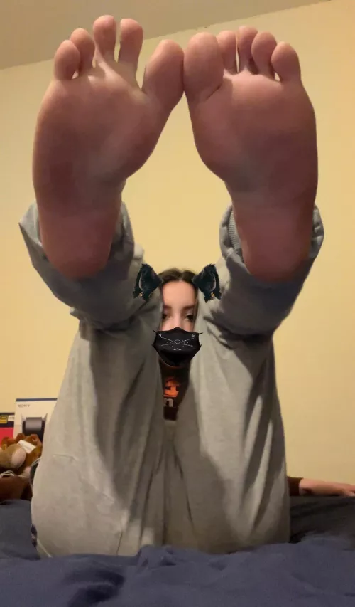 Can you hold my feet up by DownLeroy