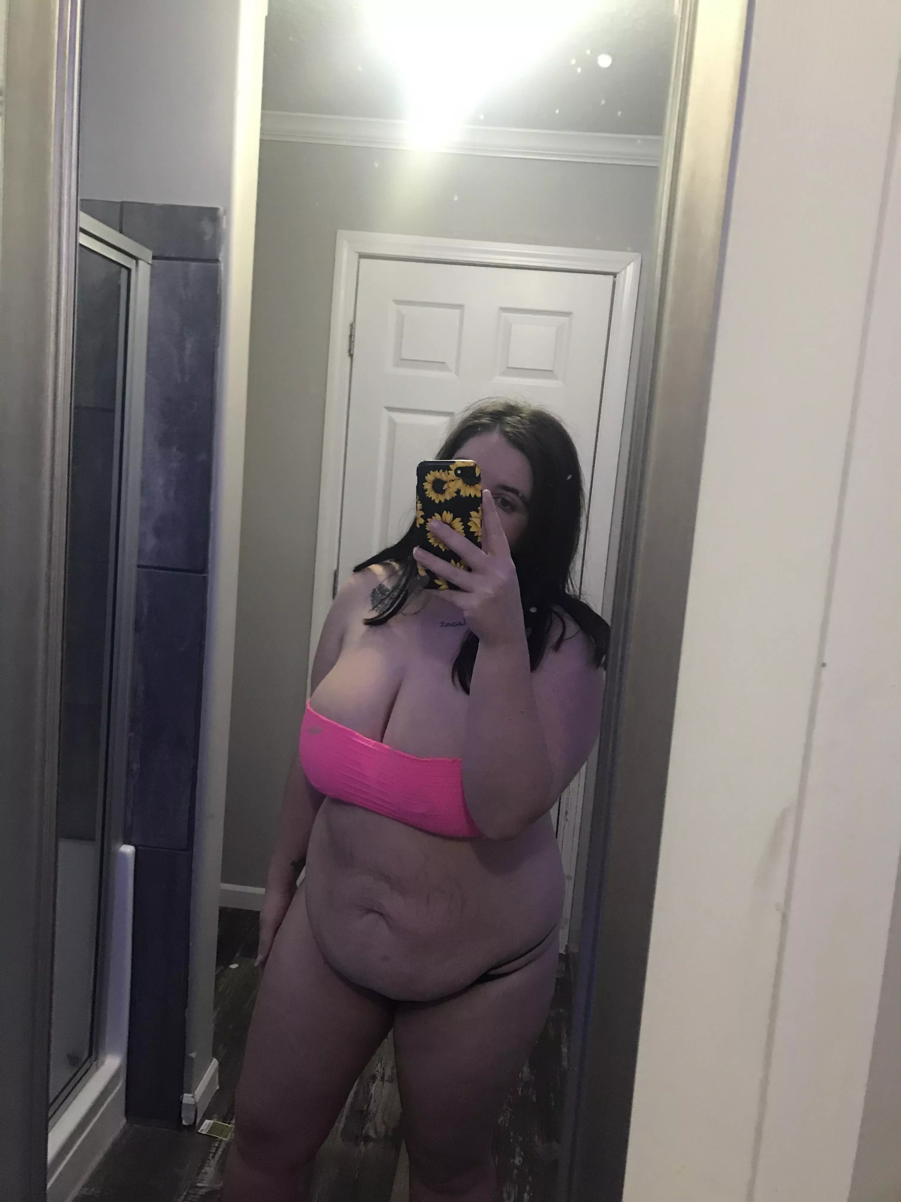 Do y’all like mom bods? posted by Fluid-Neighborhood68