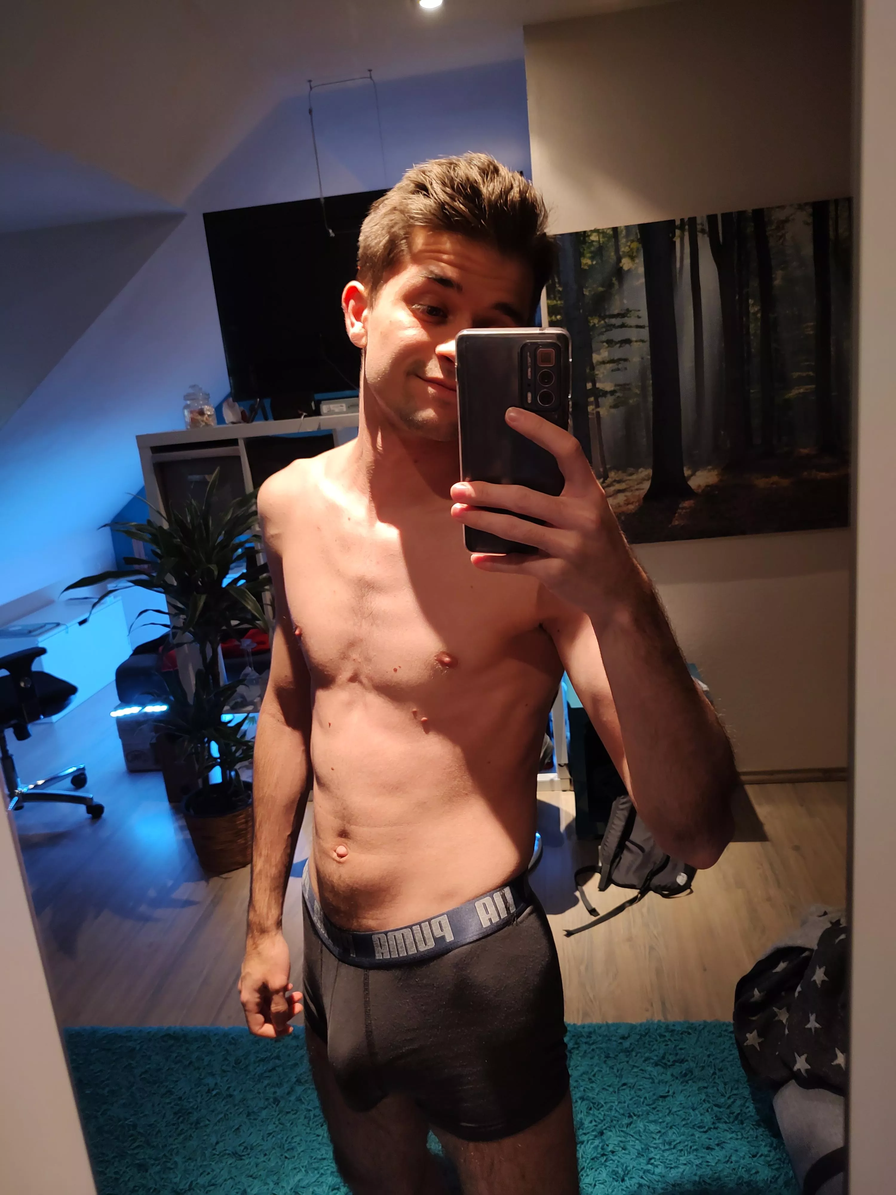 Do you like my 21 year old bulge? posted by mycxxx