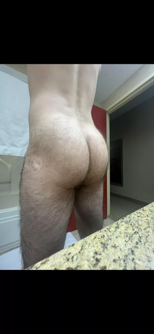 Ever seen a skinny guy with a big hairy bubble butt? by Tallbunyan