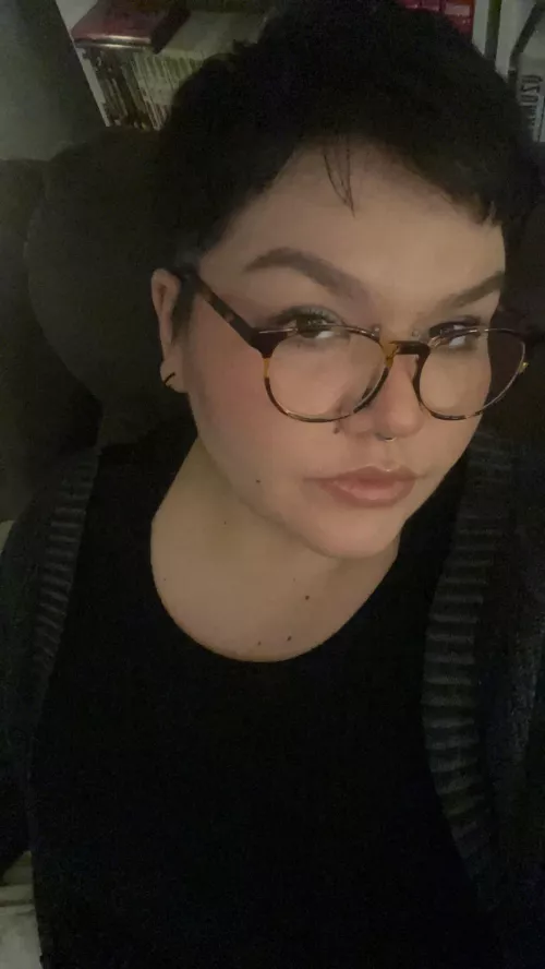 Feeling stinking cute tonight by Confident-League8154