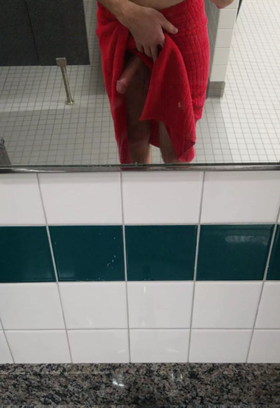 Flashing in the locker room posted by glc23