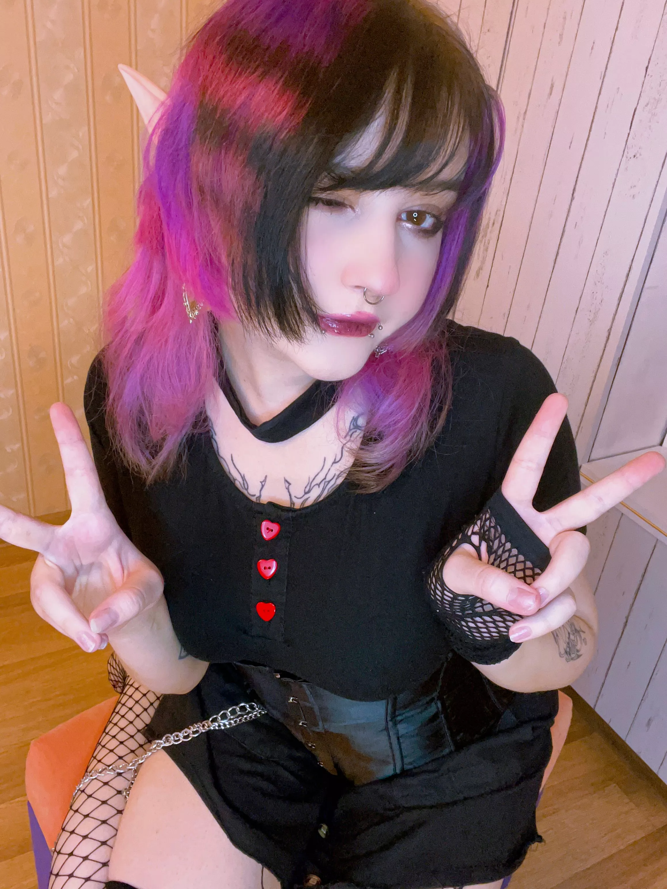 Hello, can we play together?xD posted by dzesi_ikita