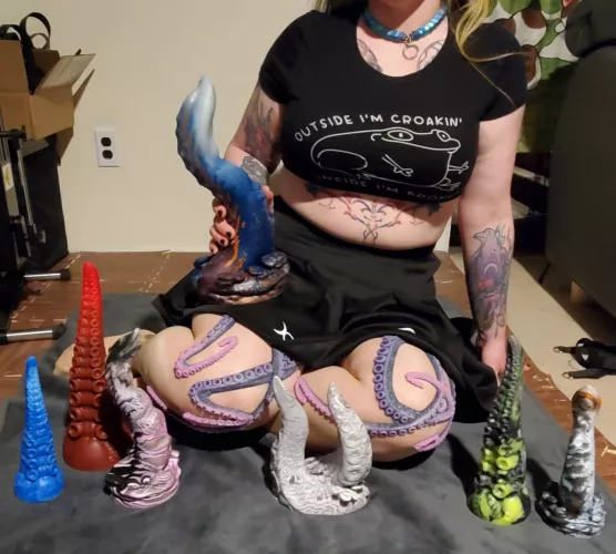 I always look forward to tentacle tuesdays~ by The_BadFox