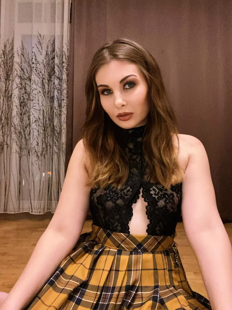 If you agree to fuck me in the ass, remove this skirt posted by Benderis1