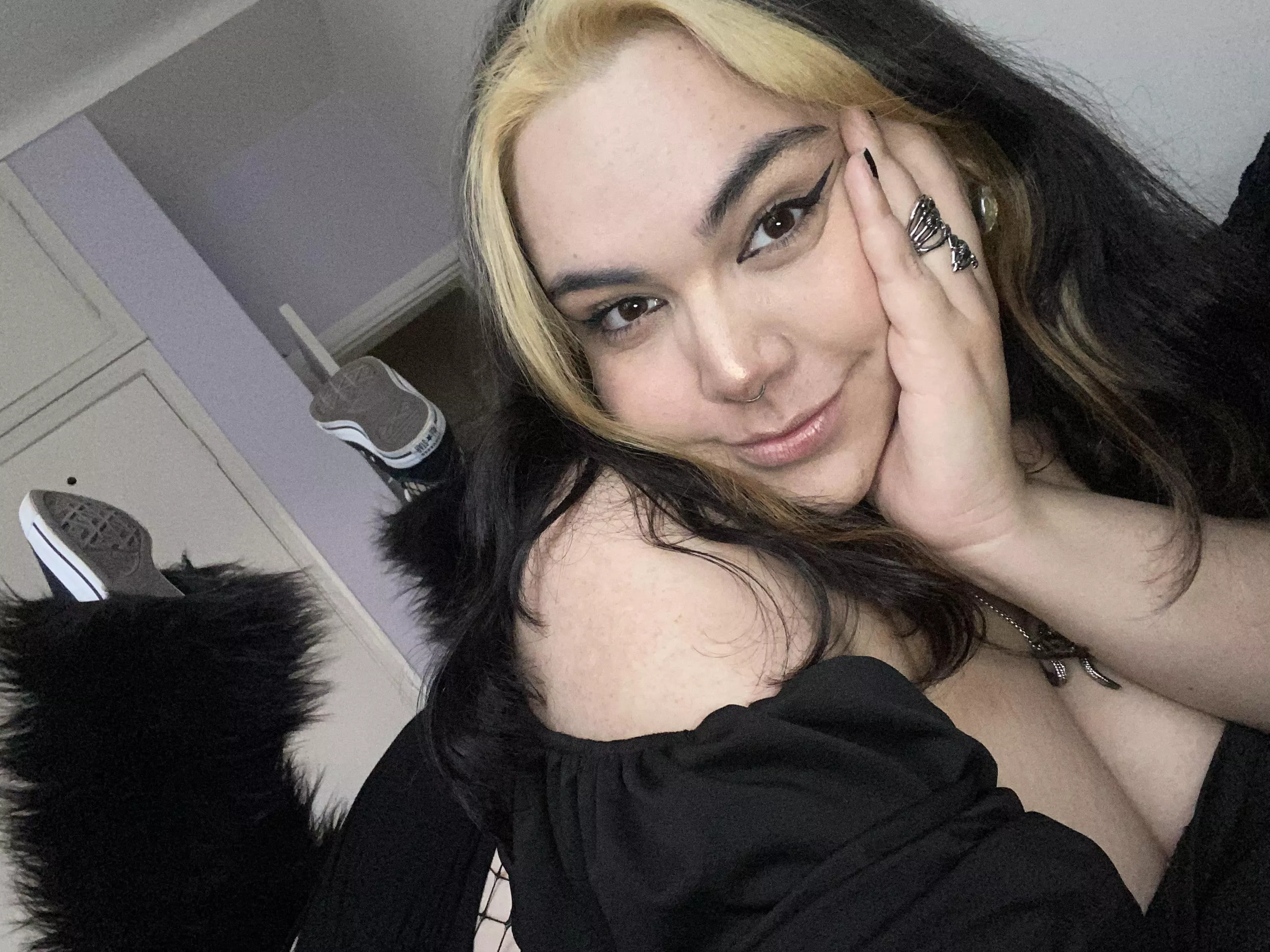 im cute ☺️ posted by honeyhotgirl