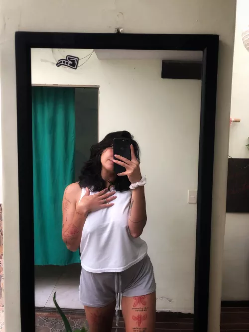 Just a lazy selfie after cleaning the house (: by Free_Worker6073