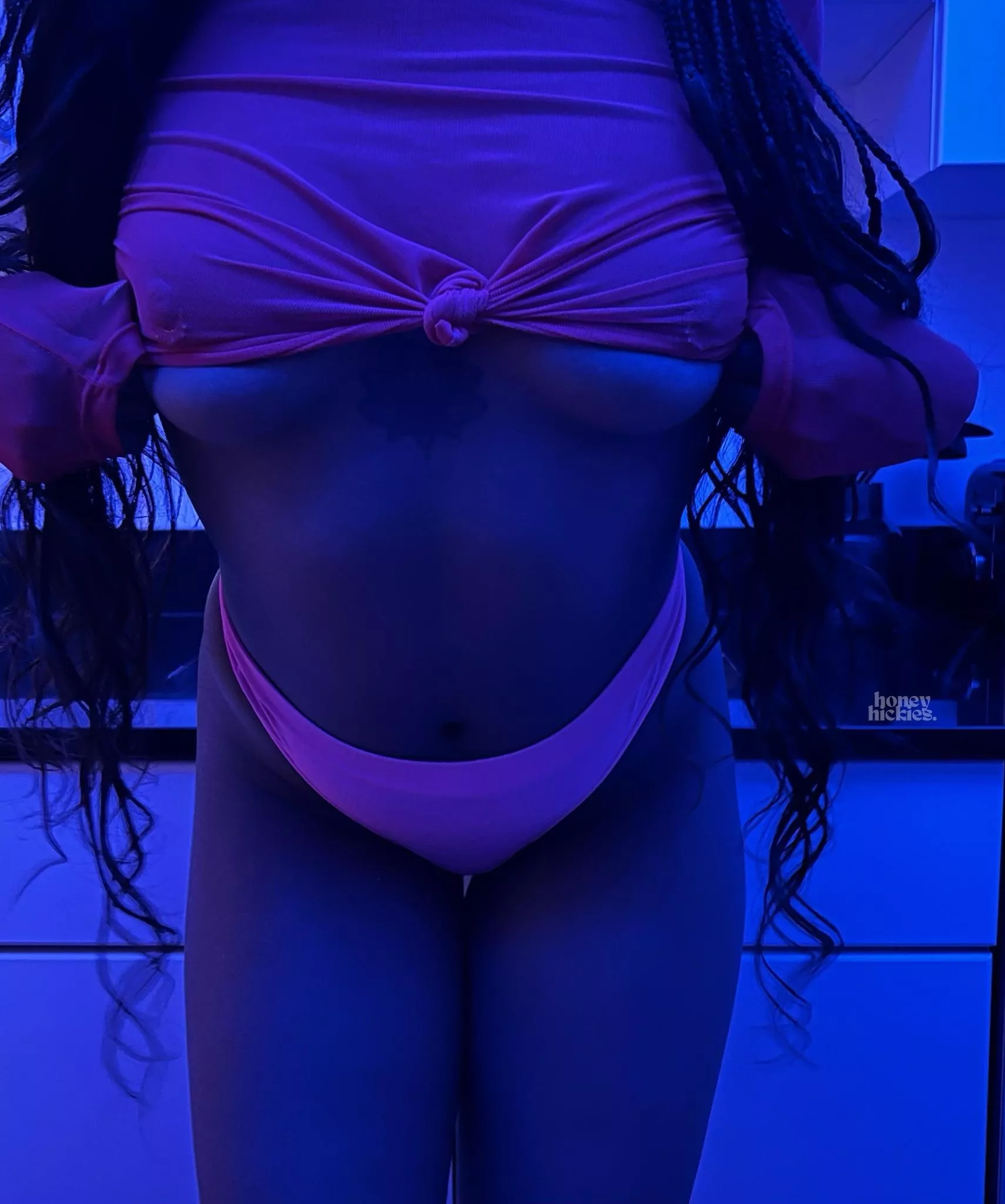 just a peek posted by honeyhickies