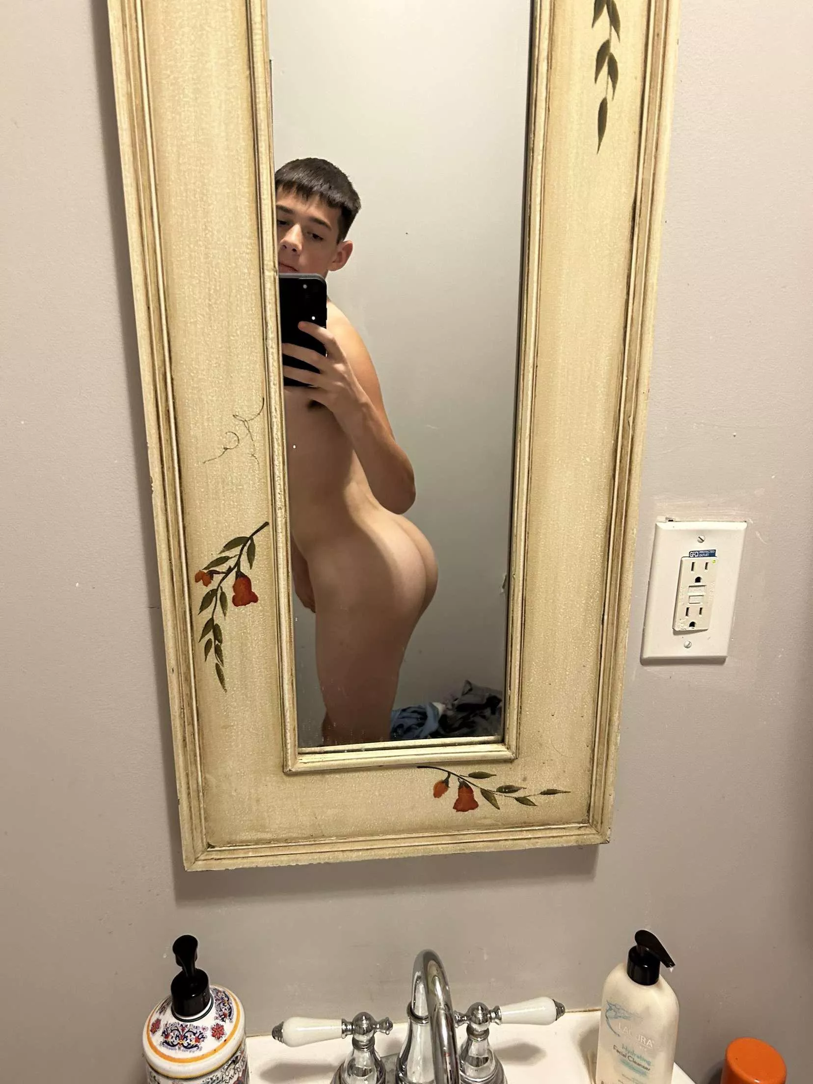 Let me suck your dick😋🍆 posted by GayAnalFuck69