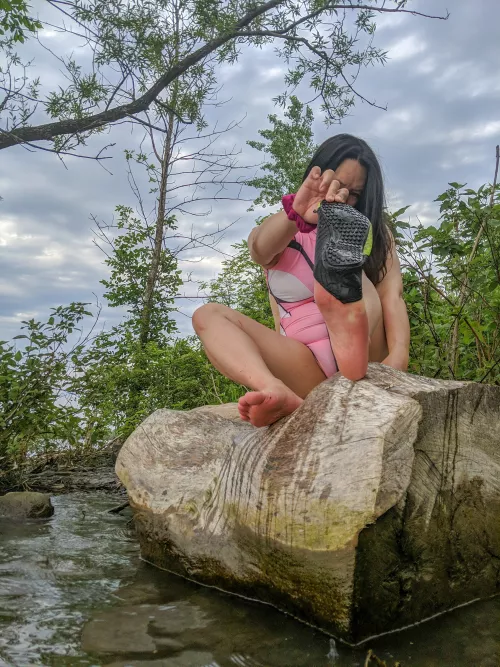 Let's remove those pesky shoes by ukekitty