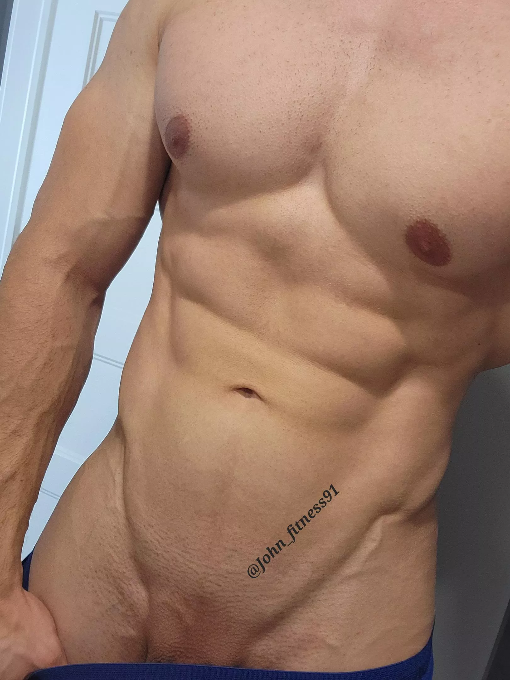 Lick my body 👅💦 posted by John_fitness91