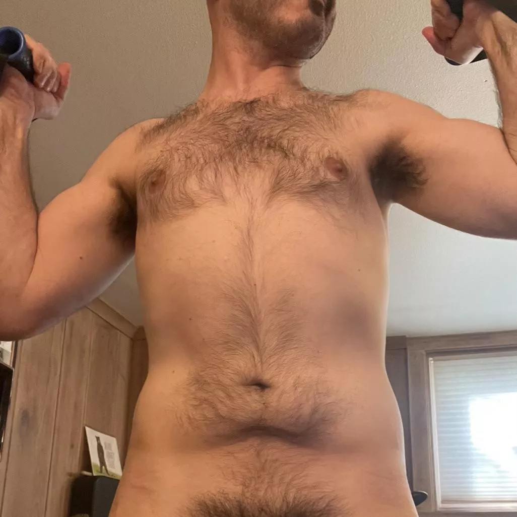 Lift and a sniff posted by RealityMission7829