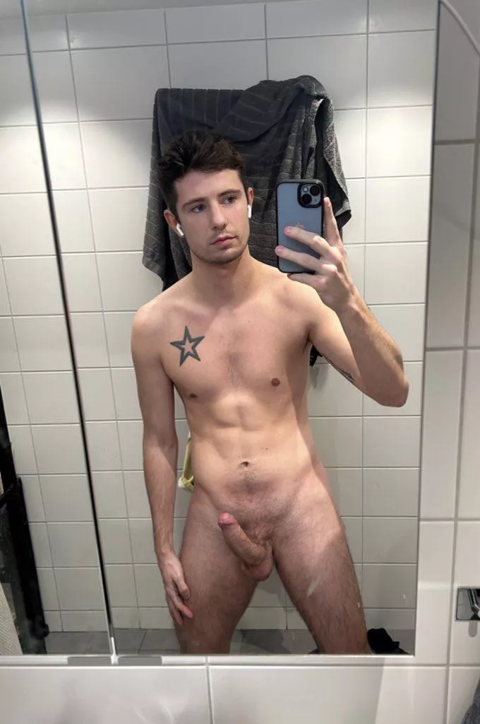 My joystick needs a hand 😈🕹️✋ posted by imryanolsenvip