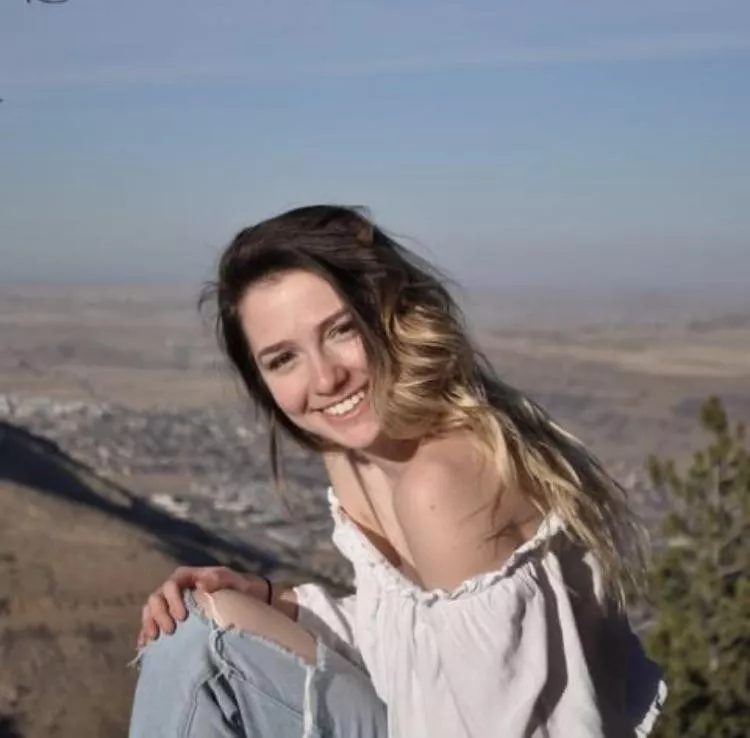 Nicole from Cali posted by mikejamesprattjr