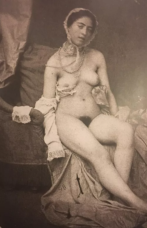 Odd look on her face . . . Any ideas? by Imaginary-Ebb1932