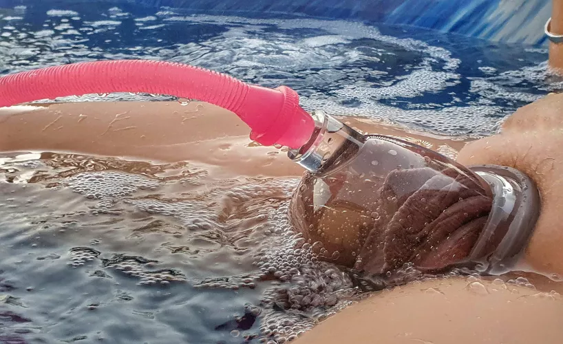 Pumping in the spa; side view. 🇦🇺 by naughty3some