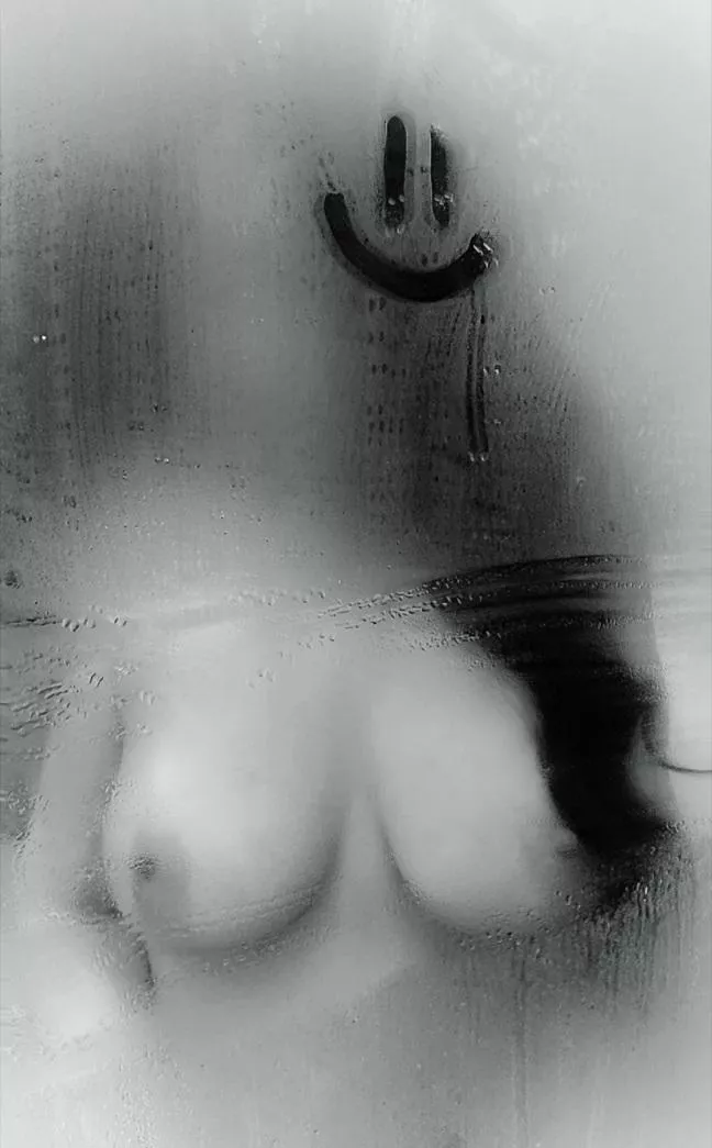 Put on a happy face.... posted by FaunaOfMirrors