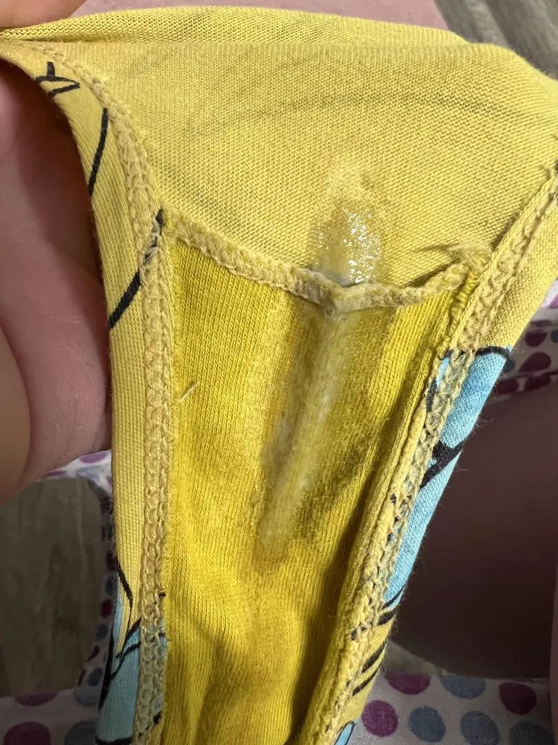 [Selling] nice bit of discharge in these yellow cheekies 🌼 posted by Cat_Beans