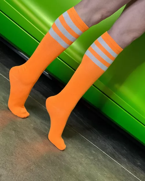 Socks and cars 😍 by Freakyfeetco