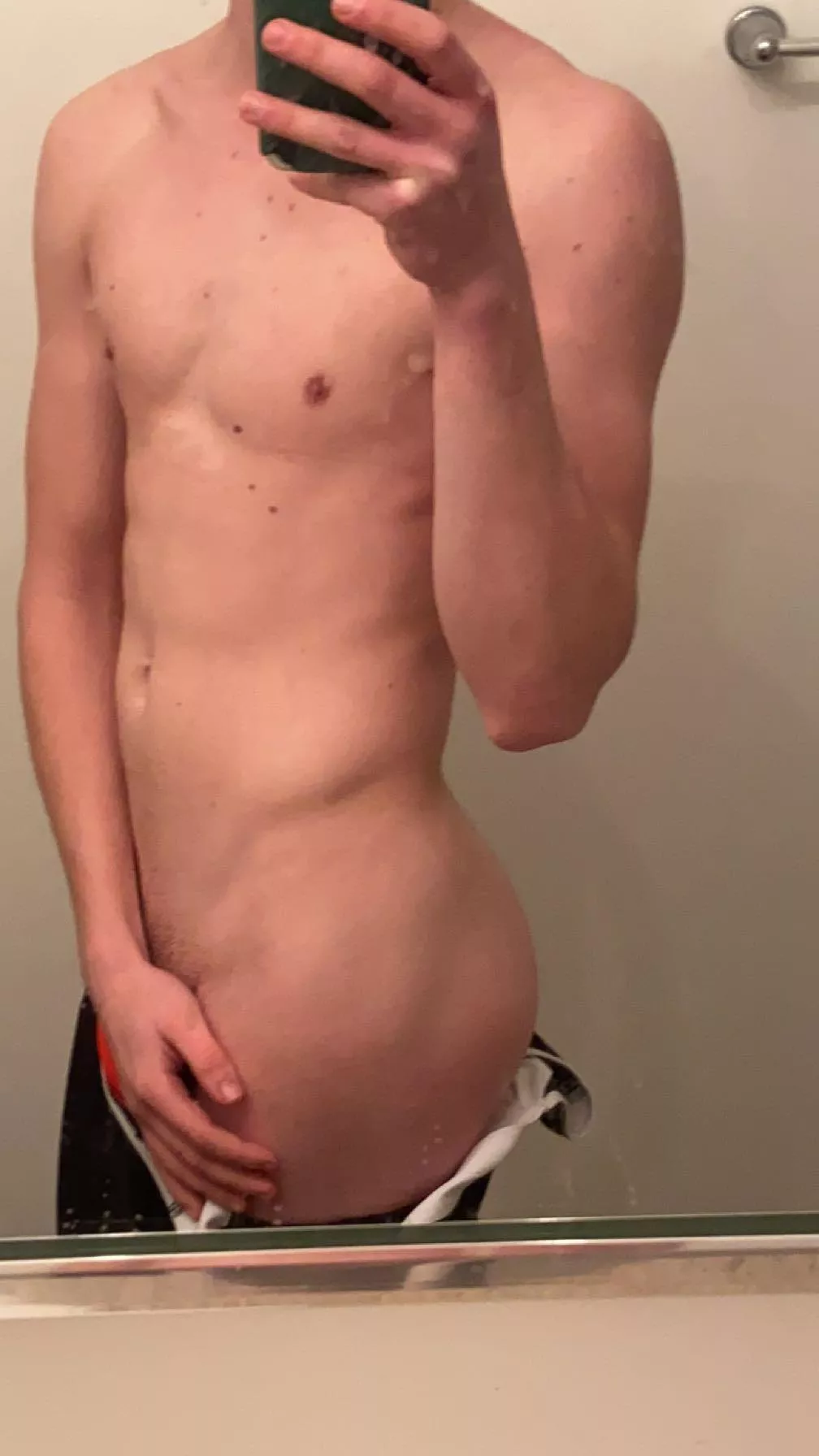 Straight off of [M]y bike to the mirror, where I can slip off my bib and let my ass fall out 🤤 posted by Otherwise-Figure3843