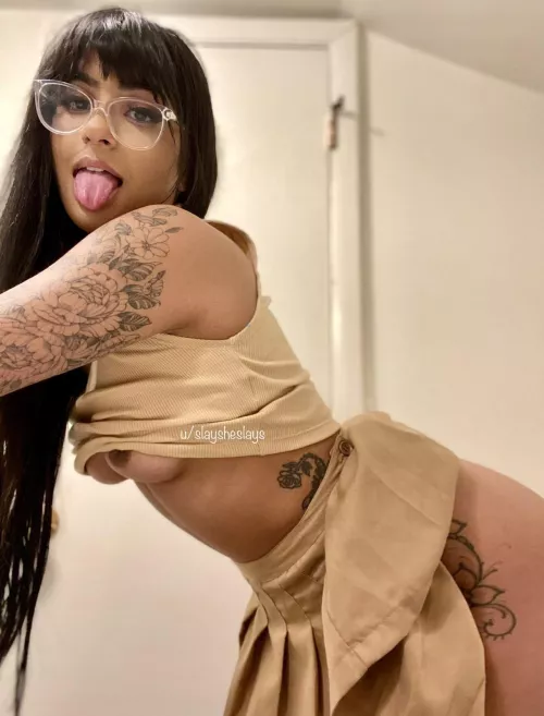 Tattoos + glasses = my fav combo. 😼 by slaysheslays