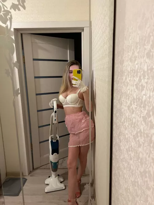 Today I'm a cleaning slut😈 by uneditedcelt