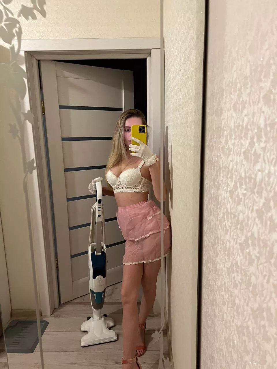 Today I'm a cleaning slut😈 posted by uneditedcelt