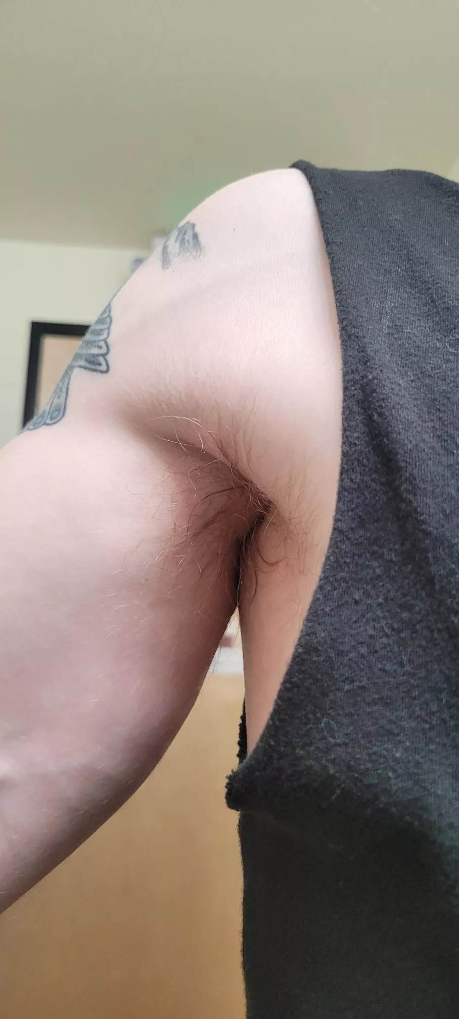 Tongue it.. posted by Necrobenimbloalaphas