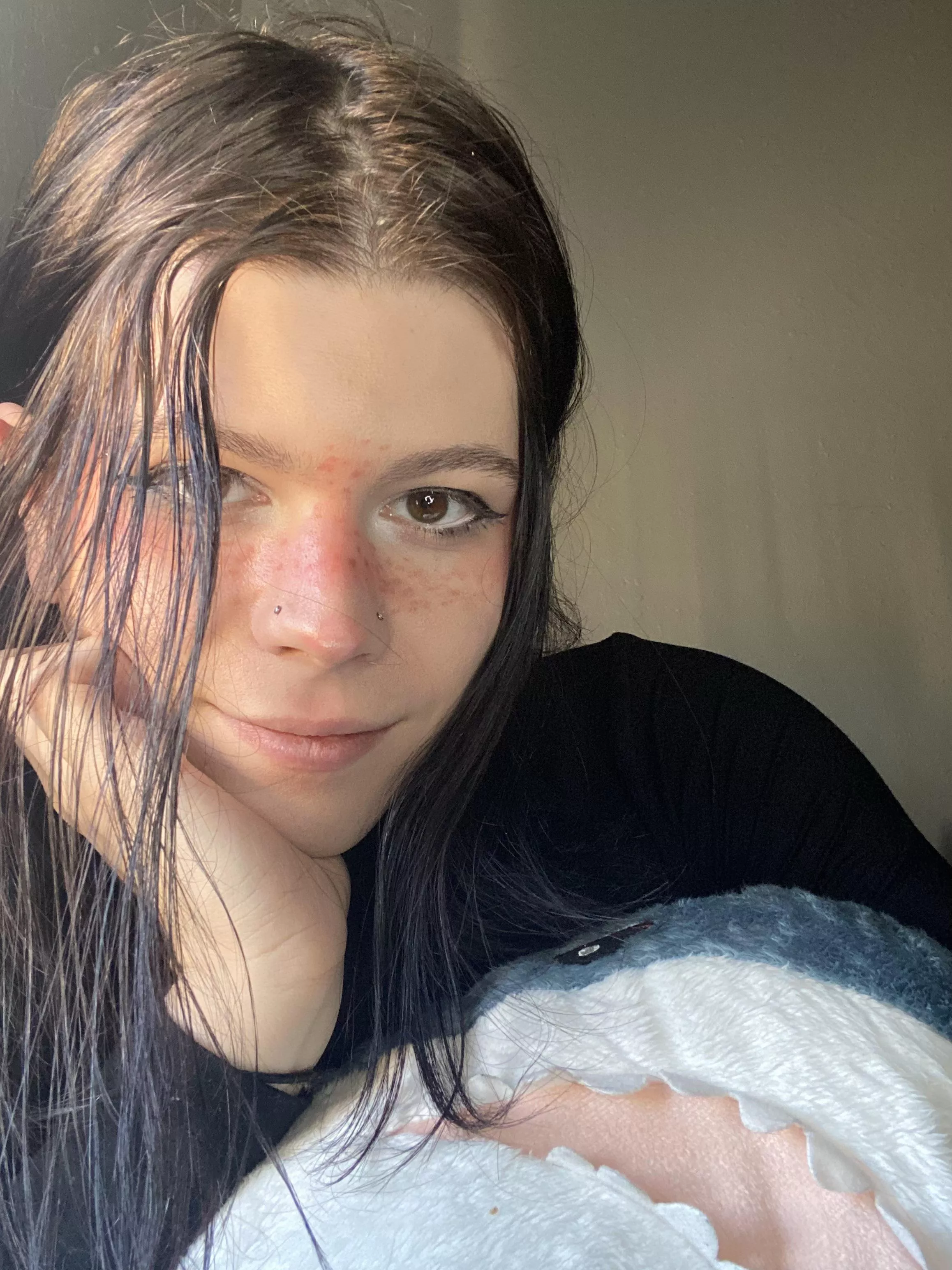 u wouldn’t take my blahaj from me would u? posted by xmarixi