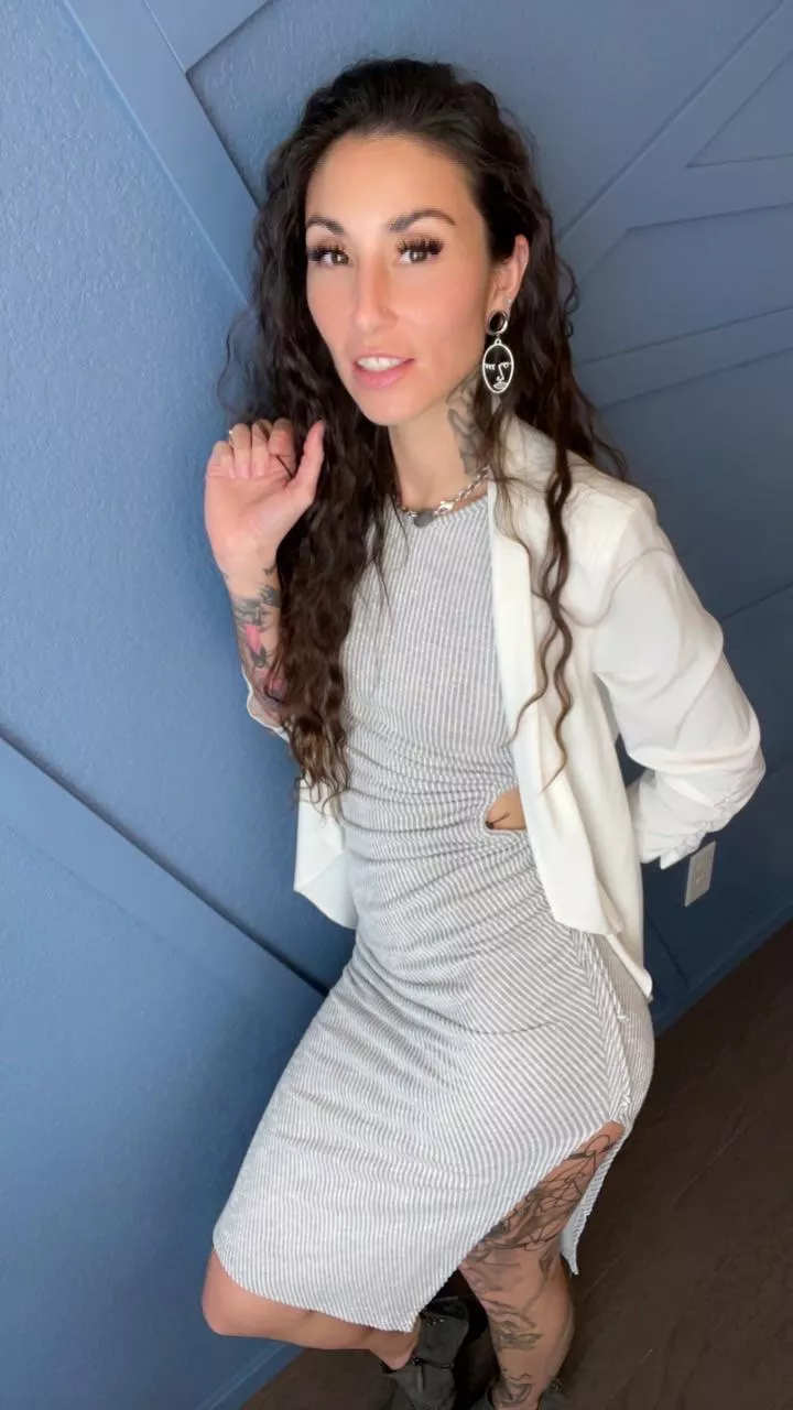 Ugh sometimes I have to dress professionally [f]32 posted by TheLifeofSammi