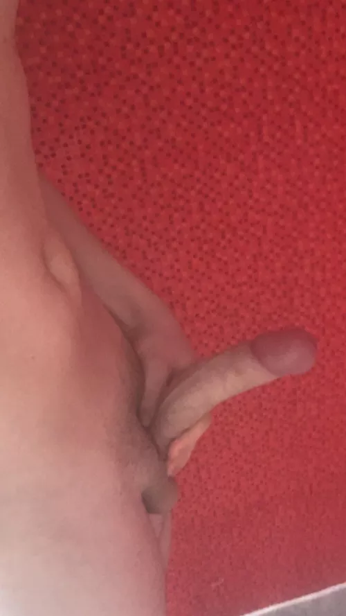 who wants to shower with me?(dm) by Majestic_Delay_3530