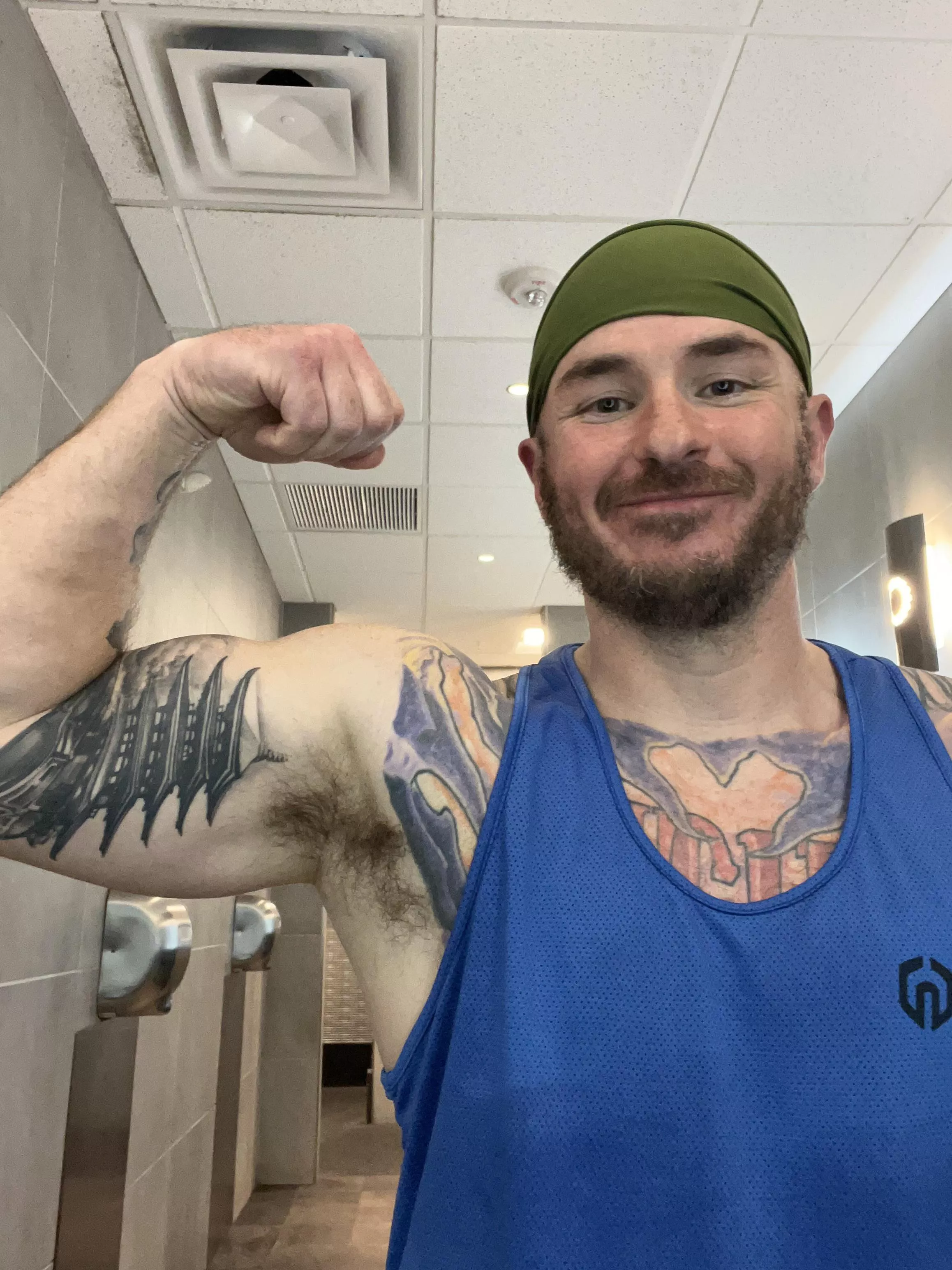 Would you approach me if you saw me out at the gym? posted by Oldandnaked