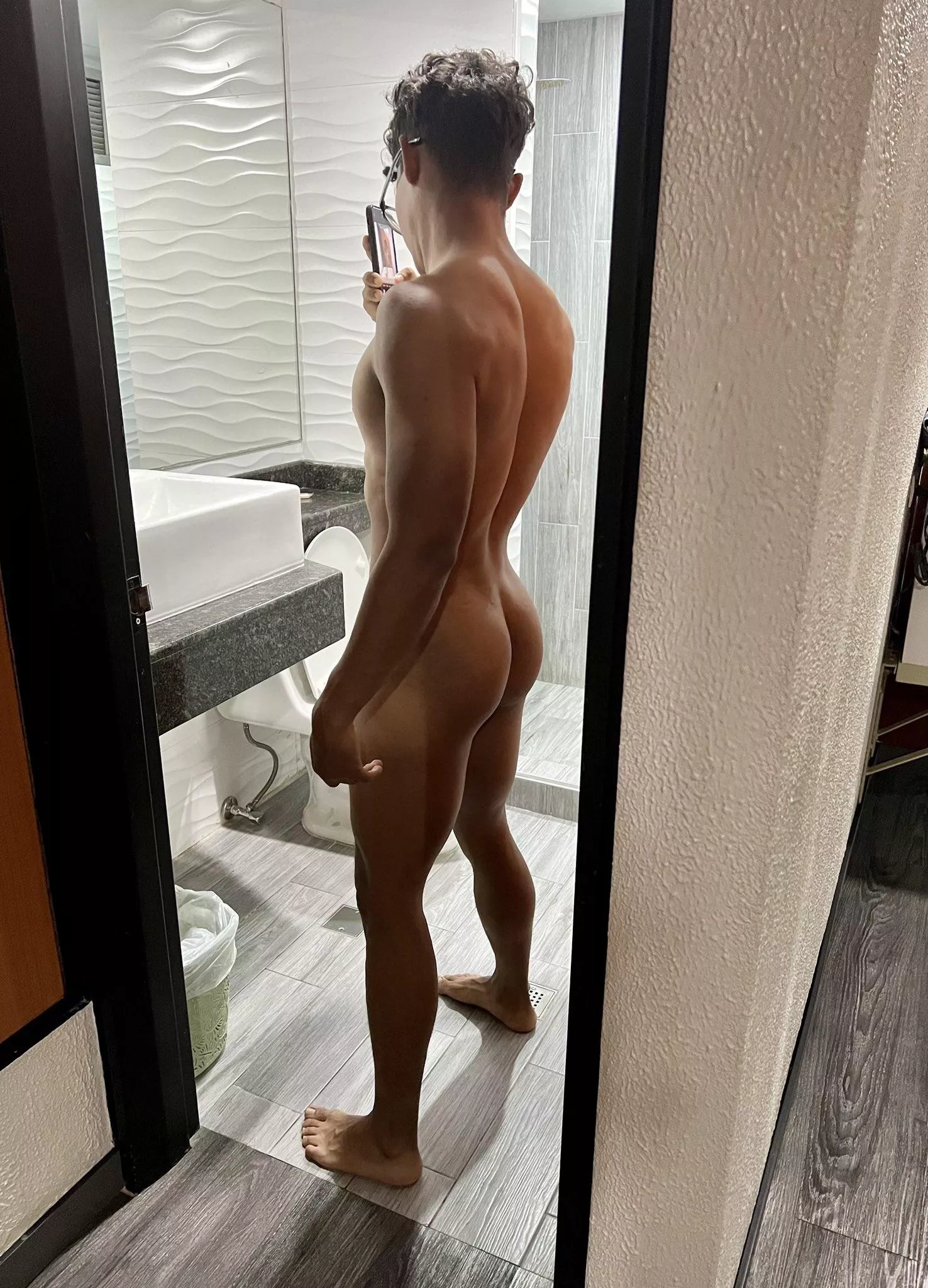 20 yo posted by alejxndritx