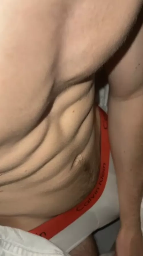 23 Anyone wanna hmu? by swimboy_99