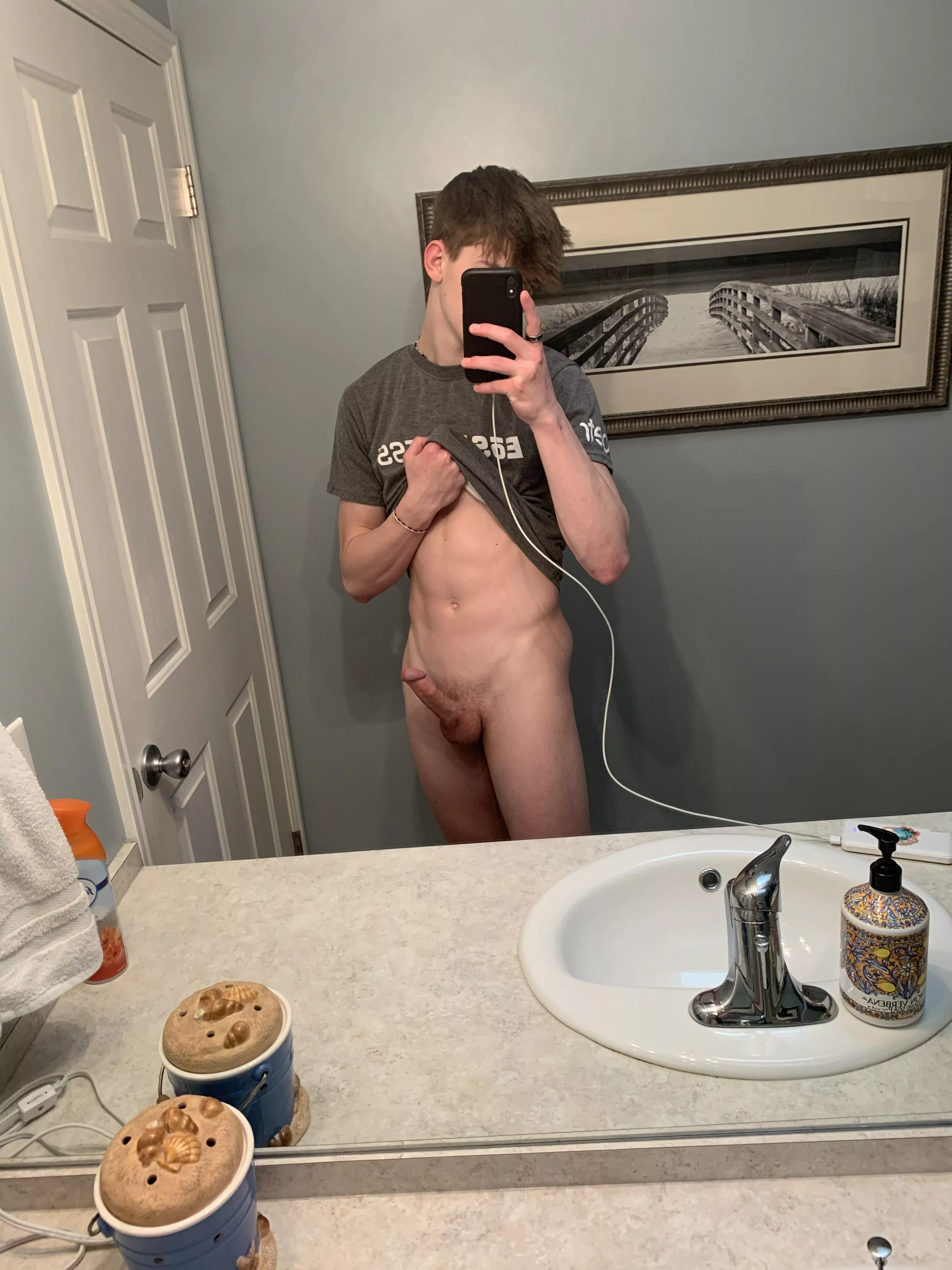 Am I hot? posted by Square-Leave-2924