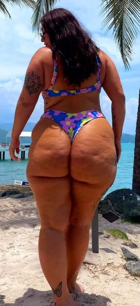 Big Butt and Thicc Thighs Made Even Better... posted by Flaminglin